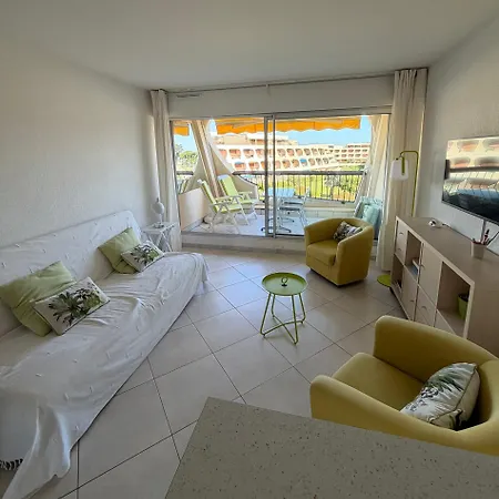 Apartment Lumineux Avec Terrasse, Vue Port, Port-camargue